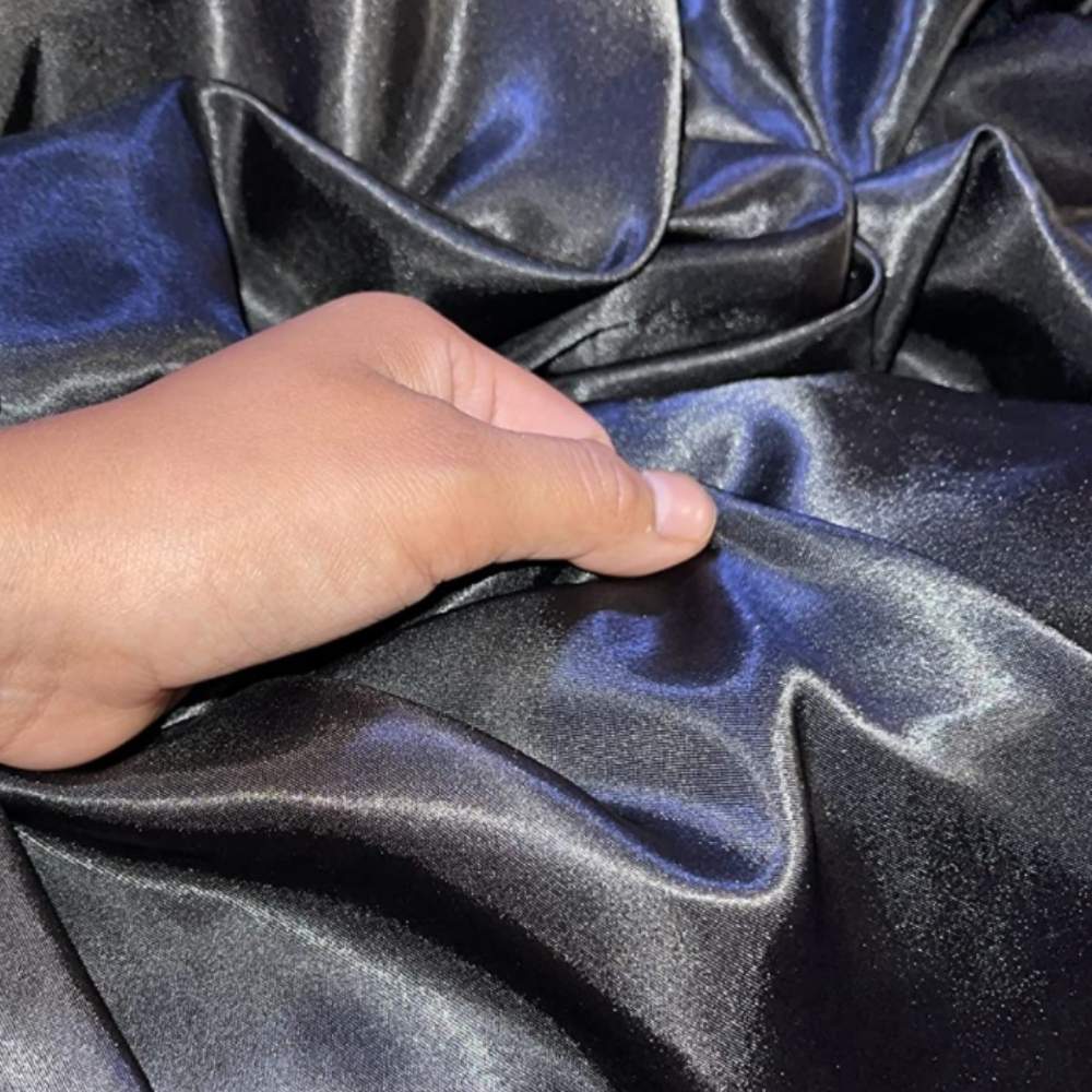 Satin Silk Bedding Set: image 8